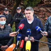 Branka Bakšić Mitić, dogradonačelnica Gline, Zoran Milanović, predsjednik RH