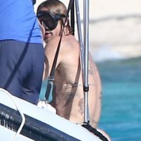 Brad Pitt i Flea na Karibima