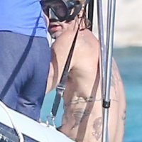 Brad Pitt i Flea na Karibima