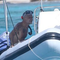 Brad Pitt i Flea na Karibima