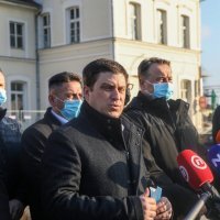 Sisak: Ministar Butković obišao Željeznički kolodvor i zgradu lučke uprave