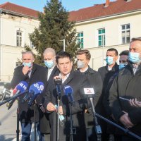 Sisak: Ministar Butković obišao Željeznički kolodvor i zgradu lučke uprave