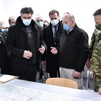 Premijer Andrej Plenković sudjelovao je na sastanku kriznog stožera u Petrinji