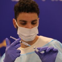 Izrael je cijepio gotovo milijun ljudi u manje od dva tjedna