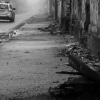 Razrušen i sablazno prazan centar Gline