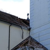 Toranj sisačke katedrale teško je nastradao
