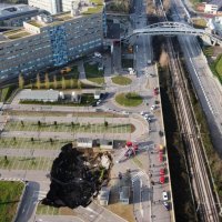 Rupa na parkiralištu u Napulju