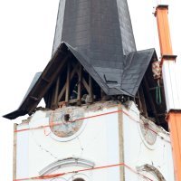 Uklanjanje tornja sisačke katedrale