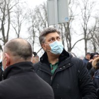 Andrej Plenković i Tomo Medved u Sisku uoči skidanja zvonika katedrale