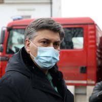 Andrej Plenković i Tomo Medved u Sisku uoči skidanja zvonika katedrale