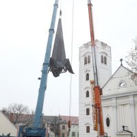 Uklanjanje tornja katedrale u Sisku