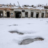Razrušeni centar Petrinje pod snijegom