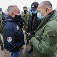 Petrinja: Obilazak vojske koja priprema prostor za kontejnersko naselje