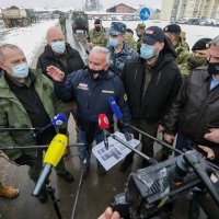 Petrinja: Obilazak vojske koja priprema prostor za kontejnersko naselje