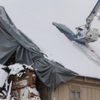 Vatrogasci i dalje uklanjaju opasne dimnjake u centru Petrinje