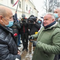 Ministar Gordan Grlić Radman i francuski ministar Jean-Yves Le Drian obišli centar Petrinje