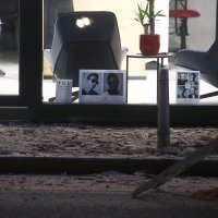 Policija i vatrogasci na terenu nakon što se dio fasade urušio u Hebrangovoj ulici