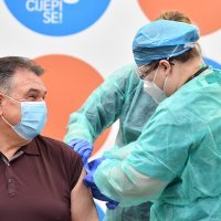 Varaždin: Župan Čačić i vijećnici stariji od 65 godina cijepili se protiv koronavirusa