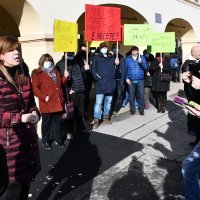 Požega: Prosvjed SDP-a za ostavku gradonačelnika Puljašića i zamjenika Pilona