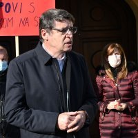 Požega: Prosvjed SDP-a za ostavku gradonačelnika Puljašića i zamjenika Pilona
