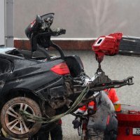 Izvlačenje auta nakon teške prometne nesreće na naplatnim kućicama Mraclin