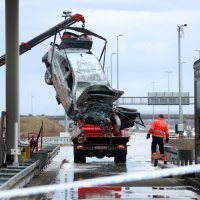 Izvlačenje auta nakon teške prometne nesreće na naplatnim kućicama Mraclin