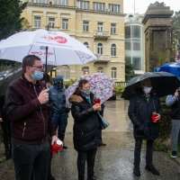 Prosvjed za policijskog načelnika optuženog za seksualno uznemiravanje kolegica