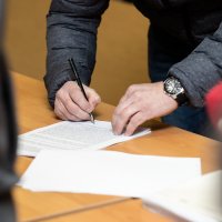 Policijski načelnik proglašen krivim za seksualno uznemiravanje kolegica