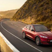 Ford Mustang Mach-E  ..