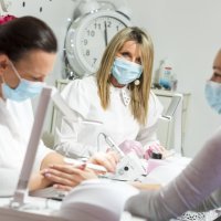 Petrinja: Nakon potresa, Tanja Polanšćak preselila je salon za uređivanje noktiju u kontejner