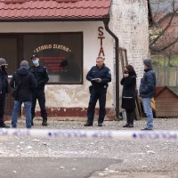 Očevid na zgradi na koju je ispaljen projektil iz 'zolje' u Zlataru