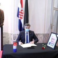 U knjigu žalost za Miroslava Tuđmana upisao se i Andrej Plenković