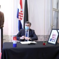 U knjigu žalost za Miroslava Tuđmana upisao se i Andrej Plenković