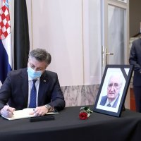 U knjigu žalost za Miroslava Tuđmana upisao se i Andrej Plenković