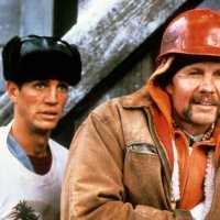 Eric Roberts i Jon Voight u filmu 'Pomahnitali vlak' (1985.)