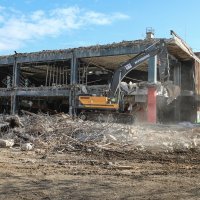 U tijeku je rušenje robne kuće Petrinjka u centru Petrinje