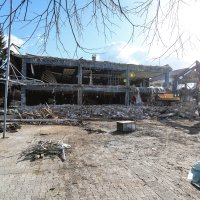 U tijeku je rušenje robne kuće Petrinjka u centru Petrinje