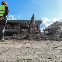 U tijeku je rušenje robne kuće Petrinjka u centru Petrinje