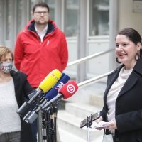 Marija Lugarić i Peđa Grbin dali izjave nakon sjednice Glavnog odbora SDP-a