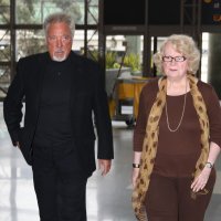 Tom Jones, Linda Jones