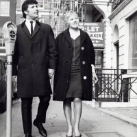 Tom Jones, Linda Jones