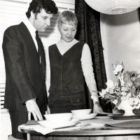 Tom Jones, Linda Jones