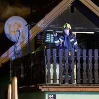 Vatrogasci gase požar na obiteljskoj kući na Samoborskoj cesti