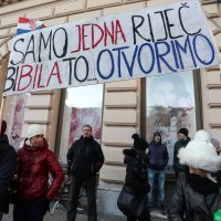 Prosvjed protiv aktualne vlasti i mjera Stožera civilne zaštite