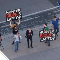 Trumpovi pristaše u vrijeme afere s Hunterovim prijenosnim računalom