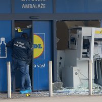 Raznesen bankomat kod Lidla u Karlovcu