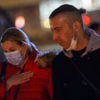 Sarajlije se paljenjem svijeća opraštaju od Đorđa Balaševića