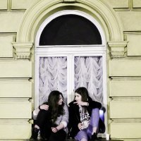 Tulum ispred HNK, stotine mladih bez maske i distance