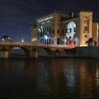 Sarajevska vijećnica osvijetljena povodom Balaševićeve smrti