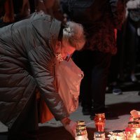 Obožavatelji se ispred Arene opraštaju od Balaševića